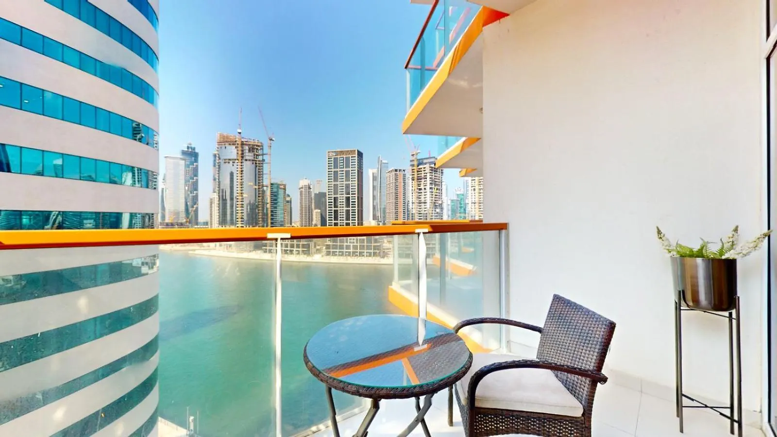 Binghatti - Cozy Two Bed With Burj Khalifa View Dubai Apartment